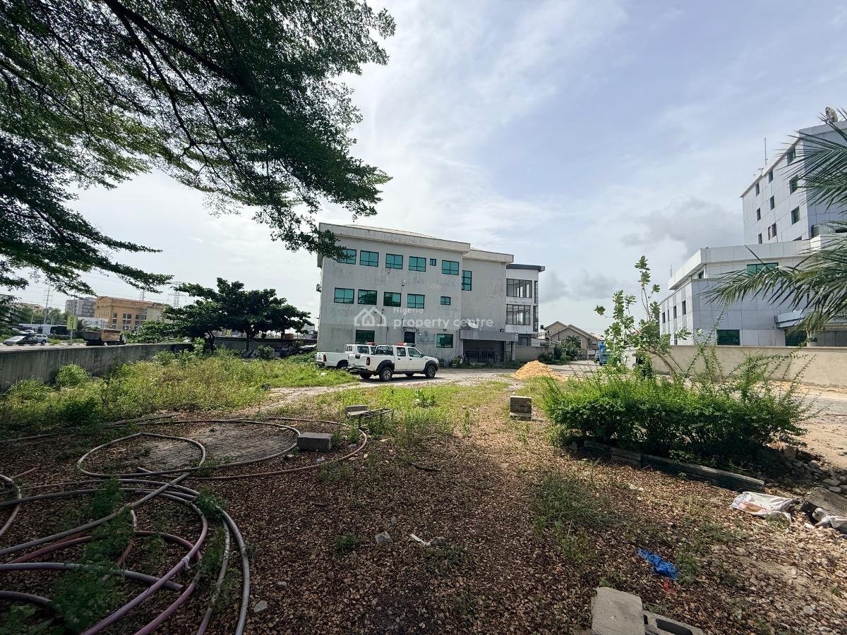 Spacious Commercial Property Directly, Directly Facing The Lekki Epe Express, Lekki Phase 1, Lekki, Lagos, Commercial Property for Sale