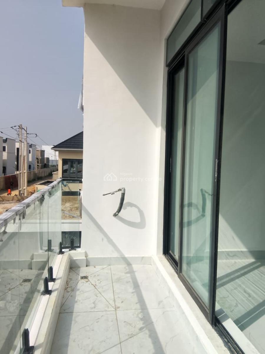 Beautifully Built 2 Bedroom Apartment, Off Freedom Way, Lekki Phase 1, Lekki, Lagos, Flat / Apartment for Sale