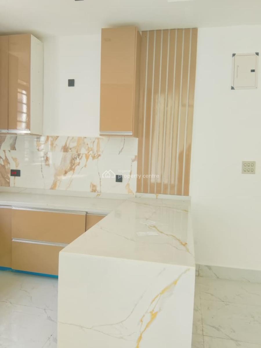 Beautifully Built 2 Bedroom Apartment, Off Freedom Way, Lekki Phase 1, Lekki, Lagos, Flat / Apartment for Sale