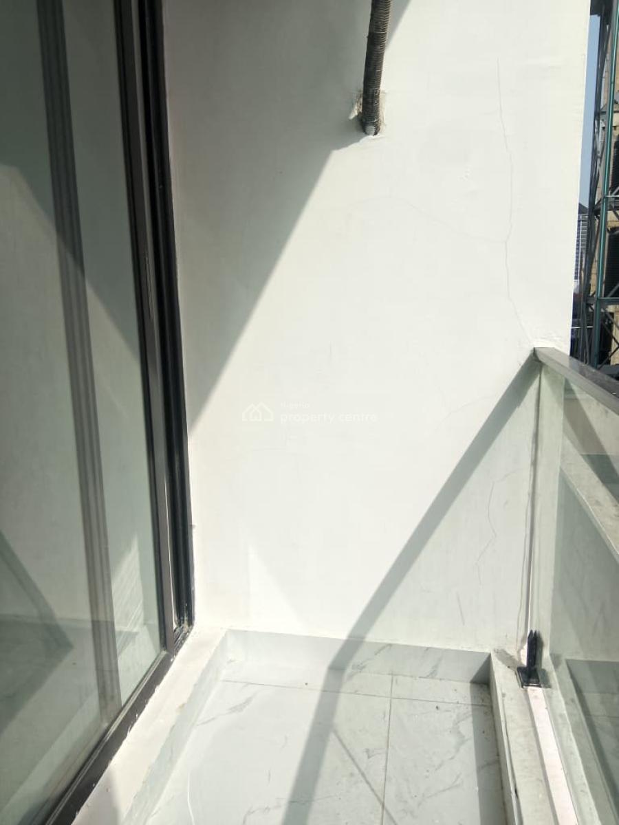 Beautifully Built 2 Bedroom Apartment, Off Freedom Way, Lekki Phase 1, Lekki, Lagos, Flat / Apartment for Sale