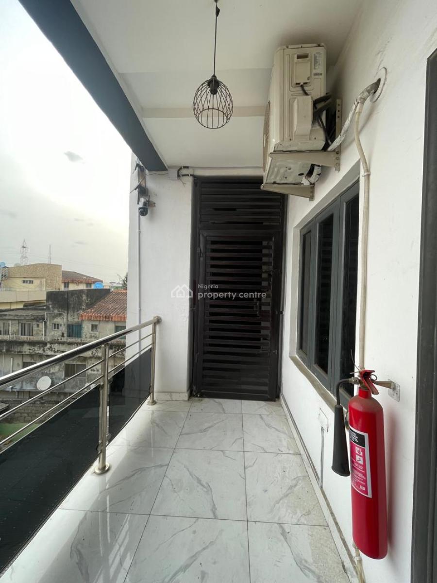 Luxury 3 Bedrooms Flat, Aguda, Surulere, Lagos, Flat / Apartment for Sale