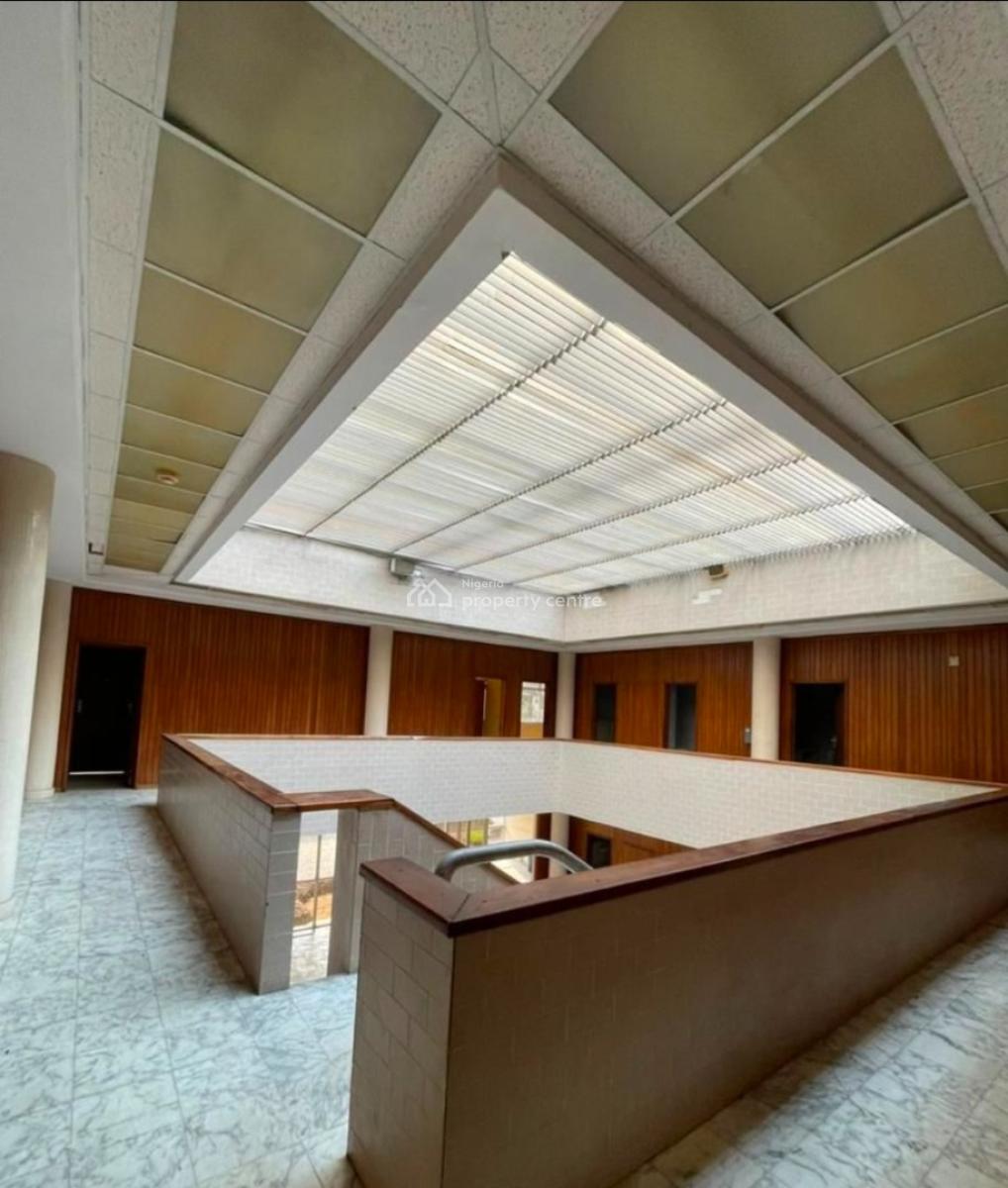 14 Partitioned Offices (7 Up, 7 Down) - 8 Toilets + 2 Kitchenettes - a, Victoria Island (vi), Lagos, Commercial Property for Rent