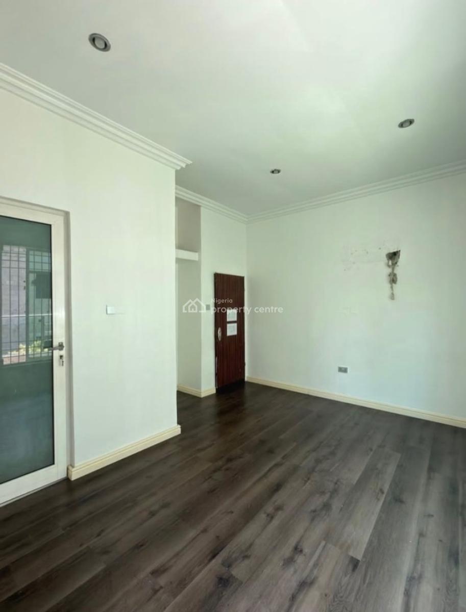 Massive 3 Bedroom Terraced Duplex ( for Commercial Use Only), Lekki Phase 1, Lekki, Lagos, Commercial Property for Rent