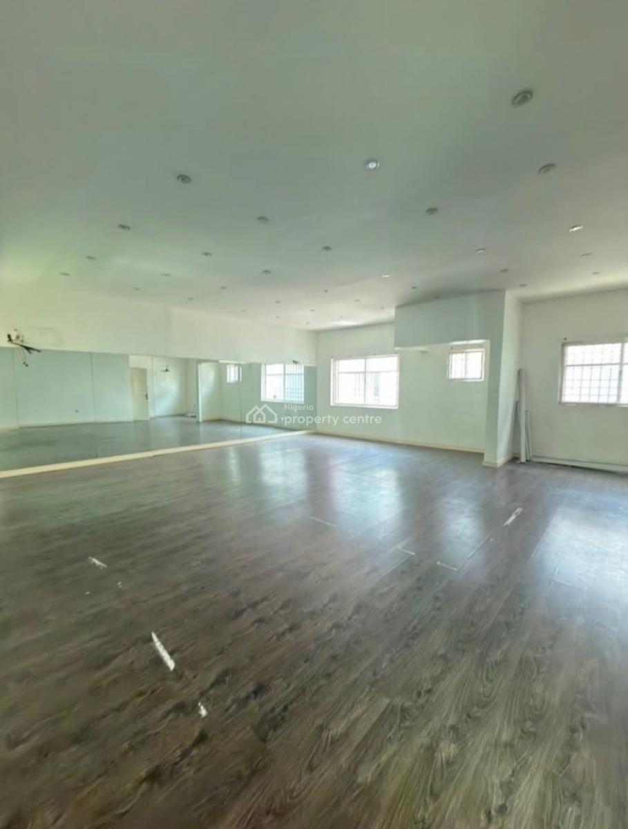 Massive 3 Bedroom Terraced Duplex ( for Commercial Use Only), Lekki Phase 1, Lekki, Lagos, Commercial Property for Rent