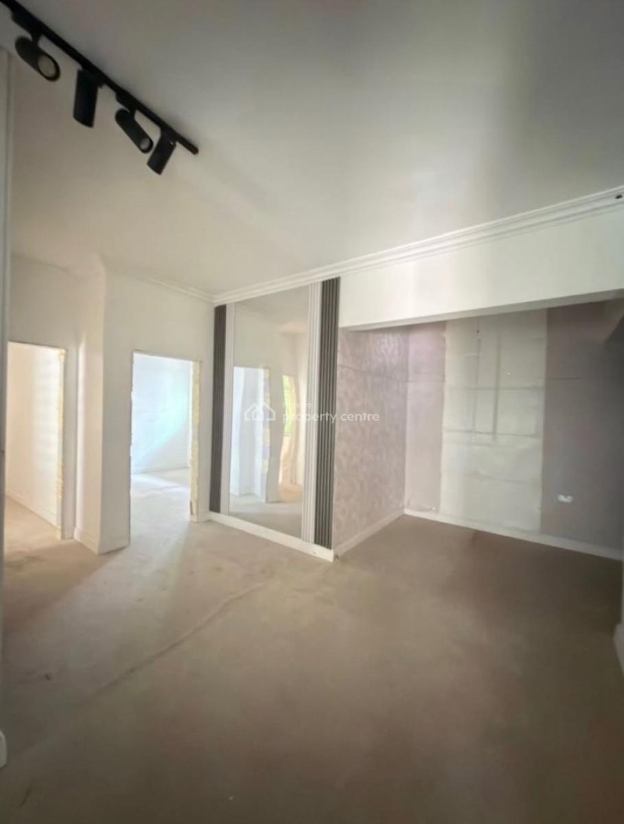 Massive 3 Bedroom Terraced Duplex ( for Commercial Use Only), Lekki Phase 1, Lekki, Lagos, Commercial Property for Rent