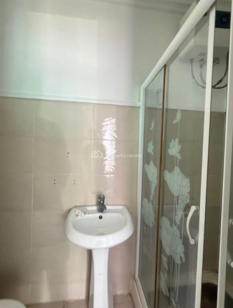 Massive 3 Bedroom Terraced Duplex ( for Commercial Use Only), Lekki Phase 1, Lekki, Lagos, Commercial Property for Rent