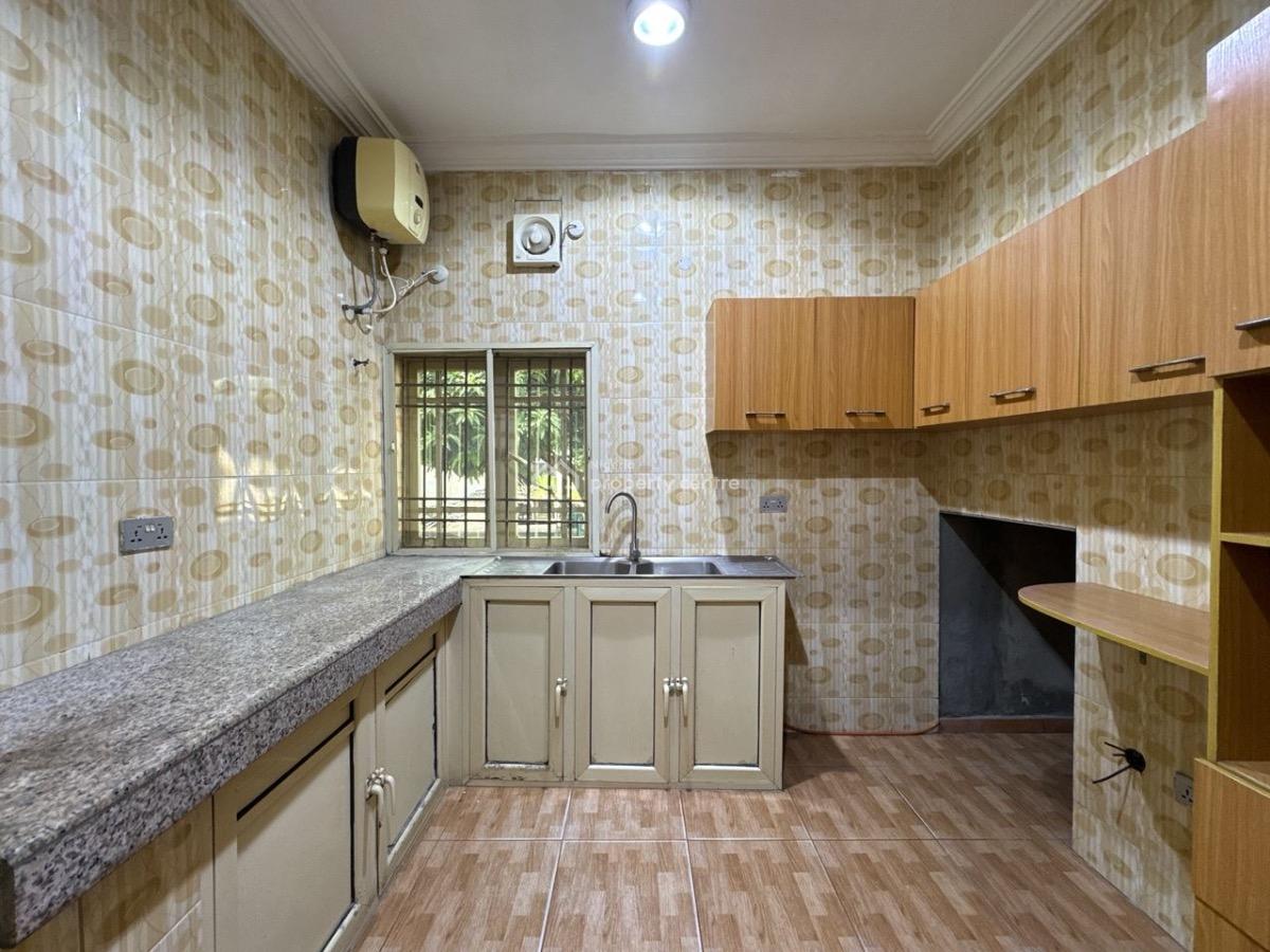 Distress Luxury Massive 5bedroom Detached Duplex with Bq, Thomas Estate, Ajah, Lagos, Semi-detached Duplex for Sale