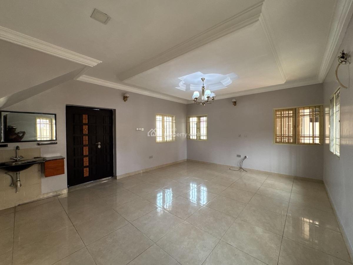 Distress Luxury Massive 5bedroom Detached Duplex with Bq, Thomas Estate, Ajah, Lagos, Semi-detached Duplex for Sale