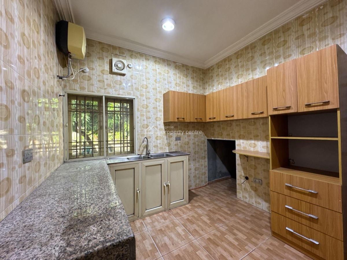 Distress Luxury Massive 5bedroom Detached Duplex with Bq, Thomas Estate, Ajah, Lagos, Semi-detached Duplex for Sale