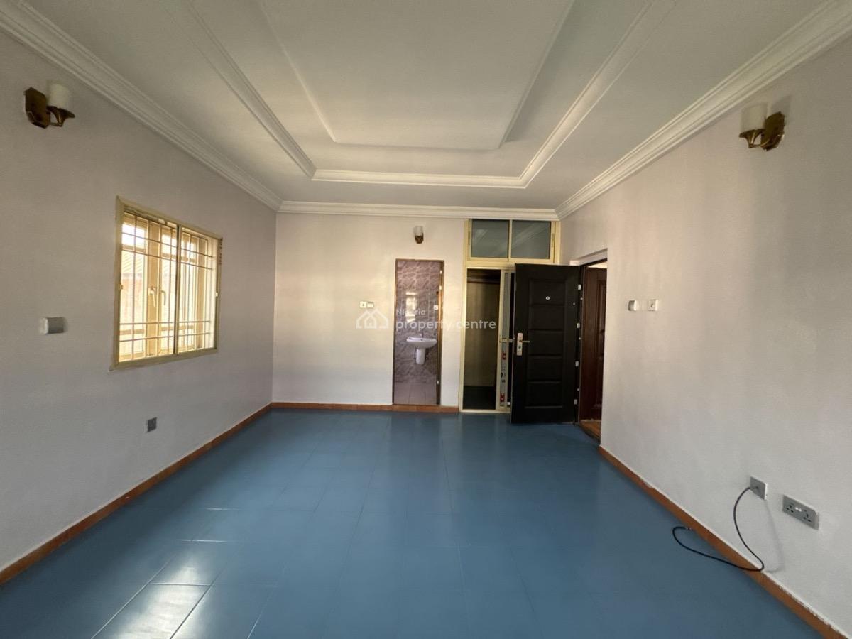 Distress Luxury Massive 5bedroom Detached Duplex with Bq, Thomas Estate, Ajah, Lagos, Semi-detached Duplex for Sale