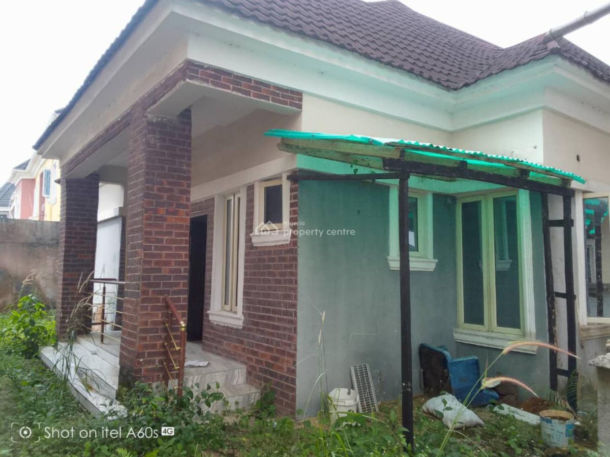 Distress 3 Bedroom Bungalow at Thomas Estate Ajah, Thomas Estate Ajah Lagos, Ajah, Lagos, Flat / Apartment for Sale