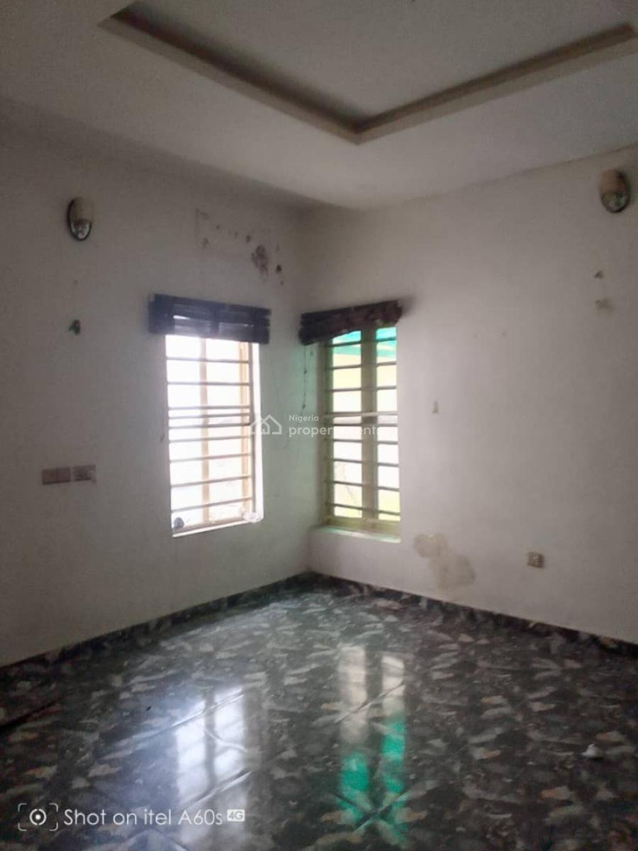 Distress 3 Bedroom Bungalow at Thomas Estate Ajah, Thomas Estate Ajah Lagos, Ajah, Lagos, Flat / Apartment for Sale