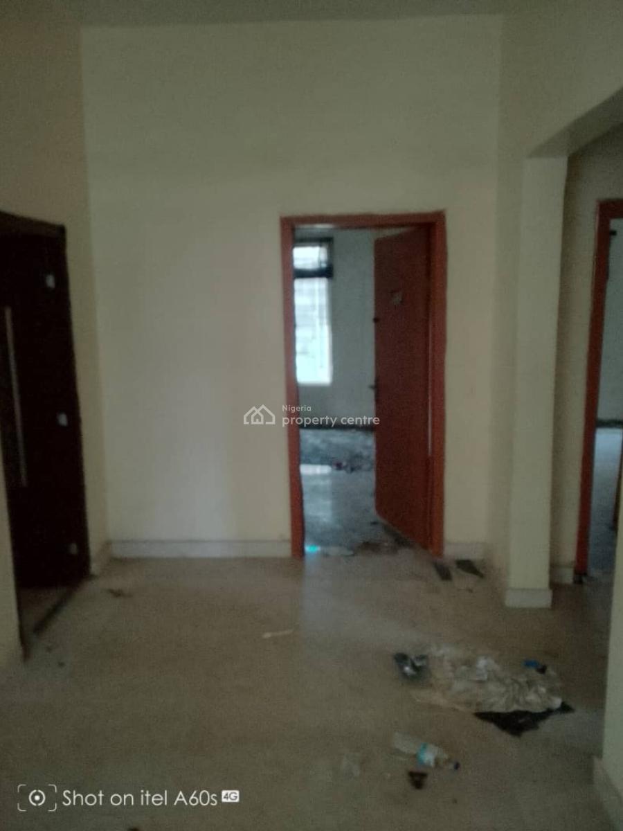 Distress 3 Bedroom Bungalow at Thomas Estate Ajah, Thomas Estate Ajah Lagos, Ajah, Lagos, Flat / Apartment for Sale