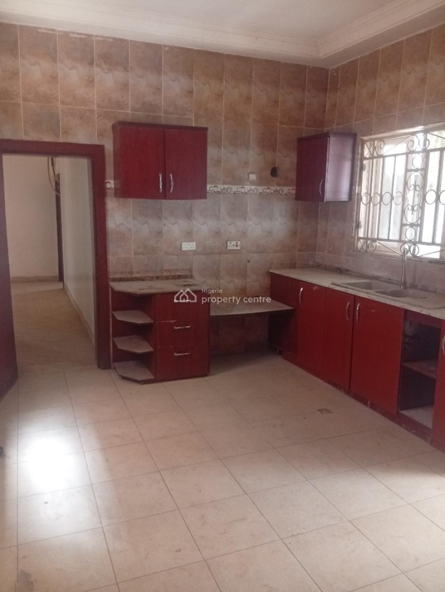 3bedrm Flat with Bq in Guzape, Guzape District, Abuja, Flat / Apartment for Rent