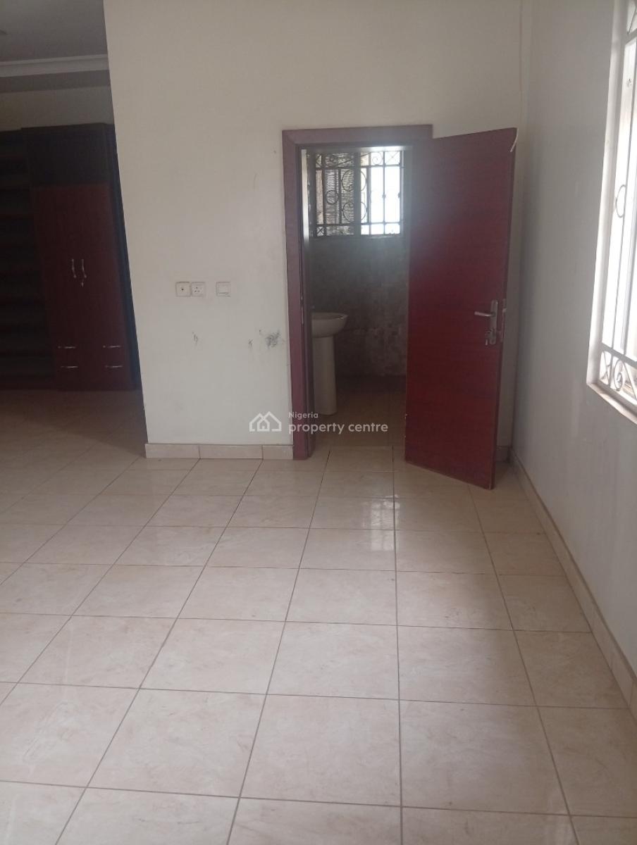 3bedrm Flat with Bq in Guzape, Guzape District, Abuja, Flat / Apartment for Rent