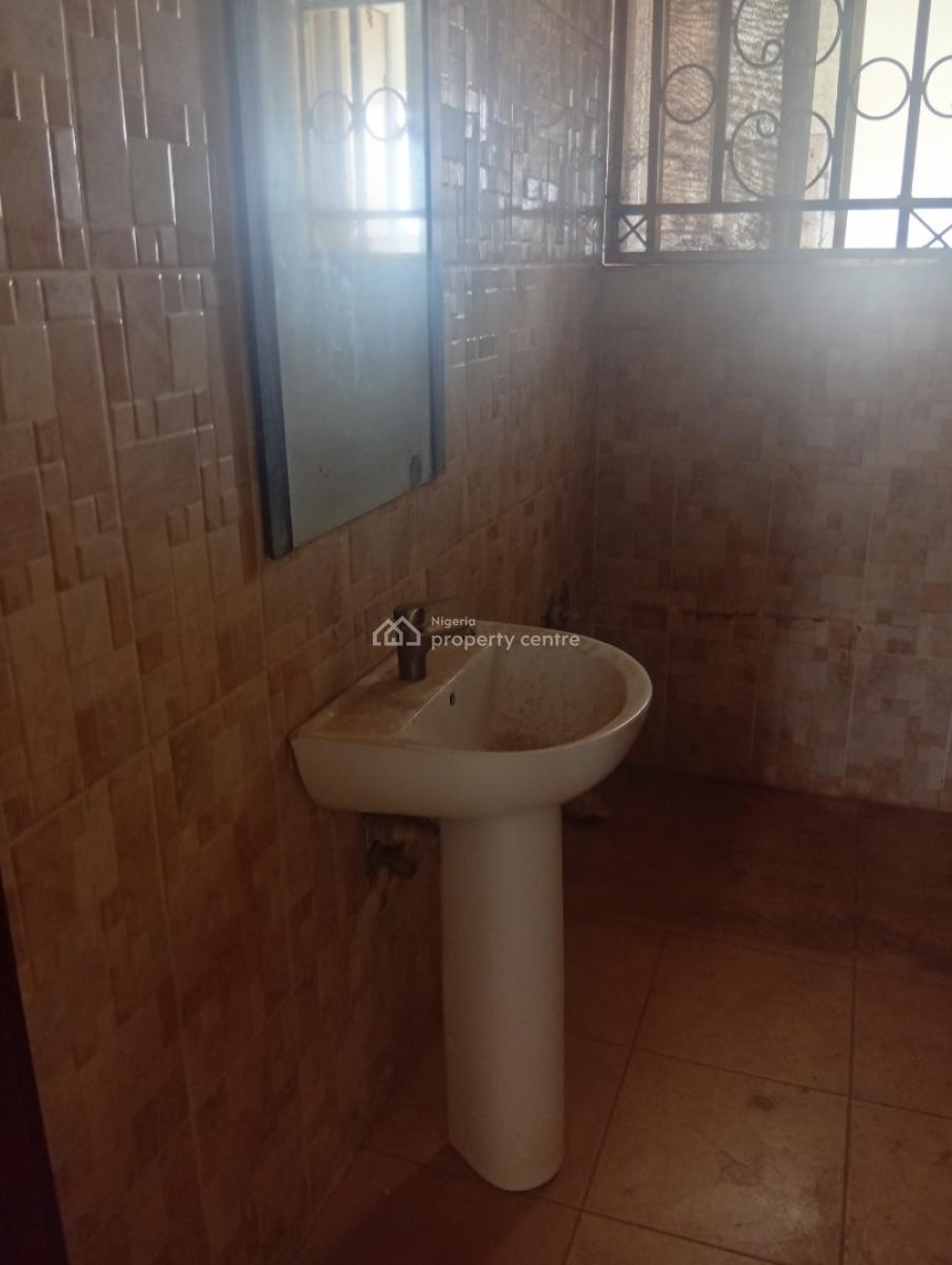 3bedrm Flat with Bq in Guzape, Guzape District, Abuja, Flat / Apartment for Rent