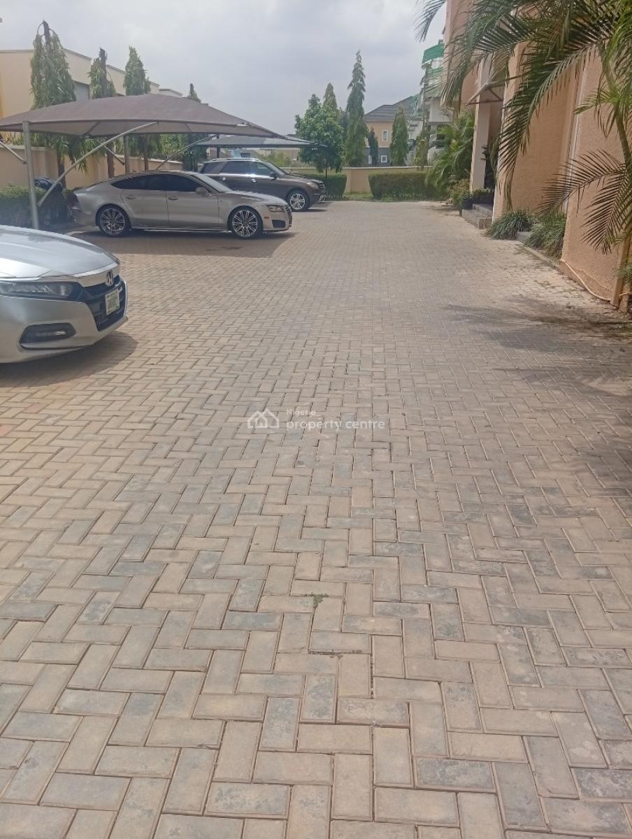 3bedrm Flat with Bq in Guzape, Guzape District, Abuja, Flat / Apartment for Rent