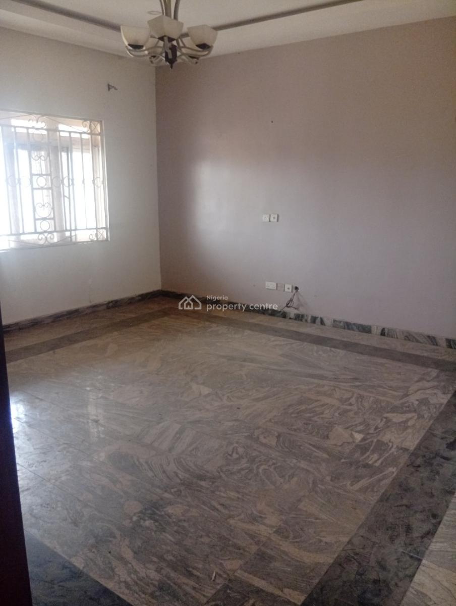 3bedrm Flat with Bq in Guzape, Guzape District, Abuja, Flat / Apartment for Rent