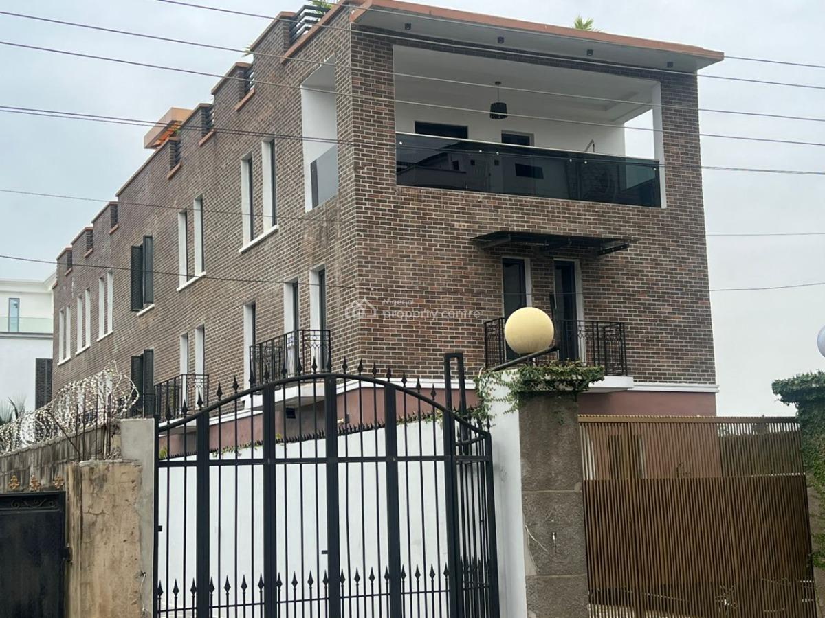 Luxury 8-bedroom Mansion  in Ikeja Gra, Lagos*, Ikeja Gra, Ikeja, Lagos, Detached Duplex for Sale