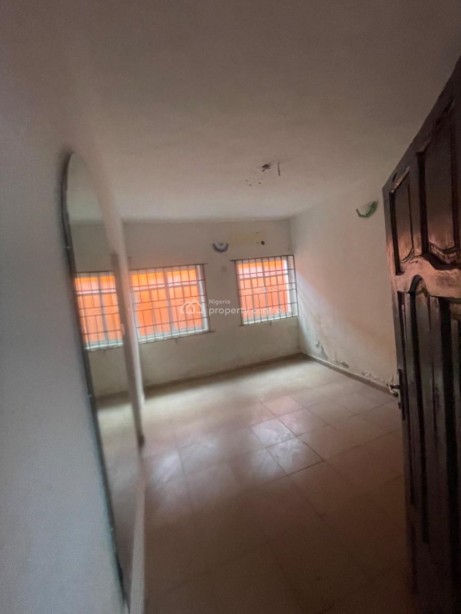 Standard 2 Bedroom Apartment at Soluyi, Dogo Majekodunmi Street, Soluyi, Gbagada, Lagos, Flat / Apartment for Rent