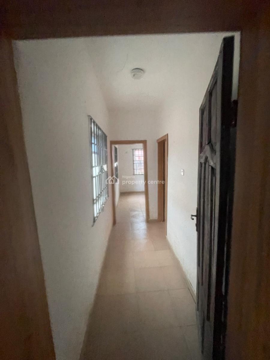 Standard 2 Bedroom Apartment at Soluyi, Dogo Majekodunmi Street, Soluyi, Gbagada, Lagos, Flat / Apartment for Rent