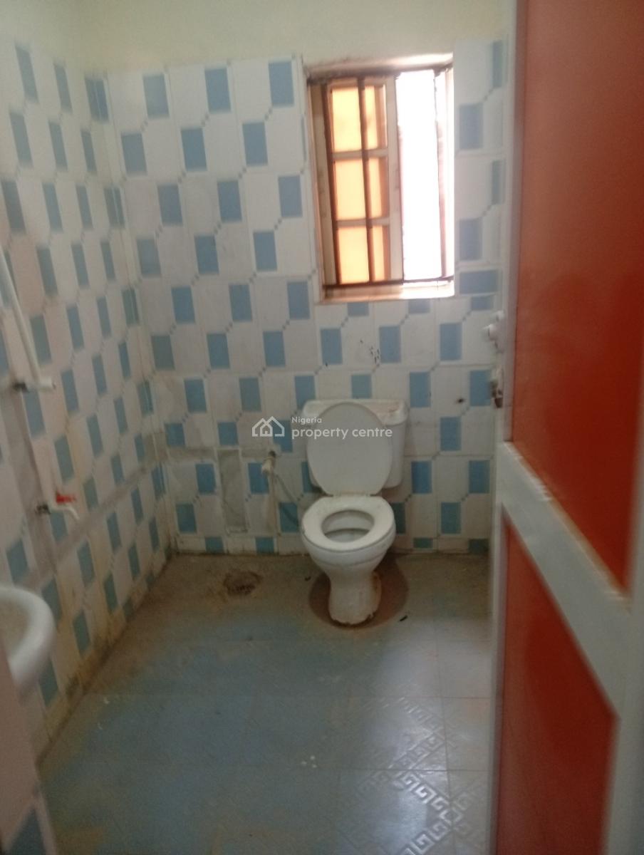 Executive 2 Bedroom Flat, Oyeyemi Off Ajuwon Akute Road,via Ojodu, Ojodu Berger, Ojodu, Lagos, Flat / Apartment for Rent