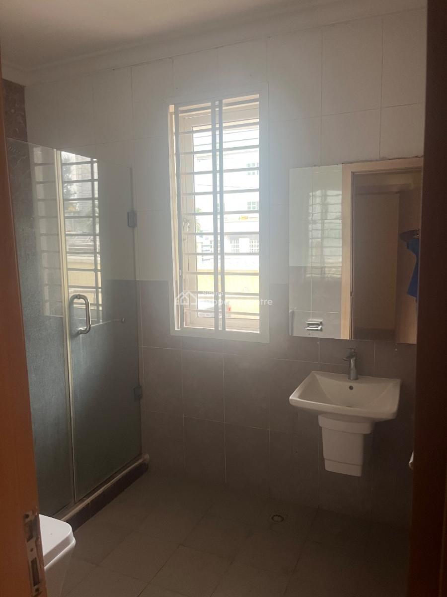 Brand New Specious 3 Bedrooms Apartments with a Room Bq, Lekki Phase 1, Lekki, Lagos, Flat / Apartment for Rent