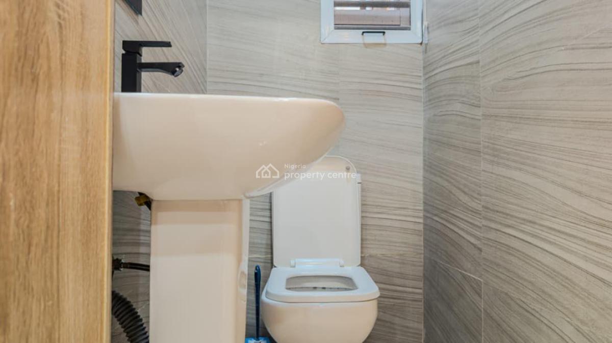 Luxury 2 Bedroom Apartment with Private Cinema and Ps5, Netflix,bath Tub,en-suite Rooms in Secured Environment, Lekki Phase 1, Lekki, Lagos, Flat / Apartment Short Let