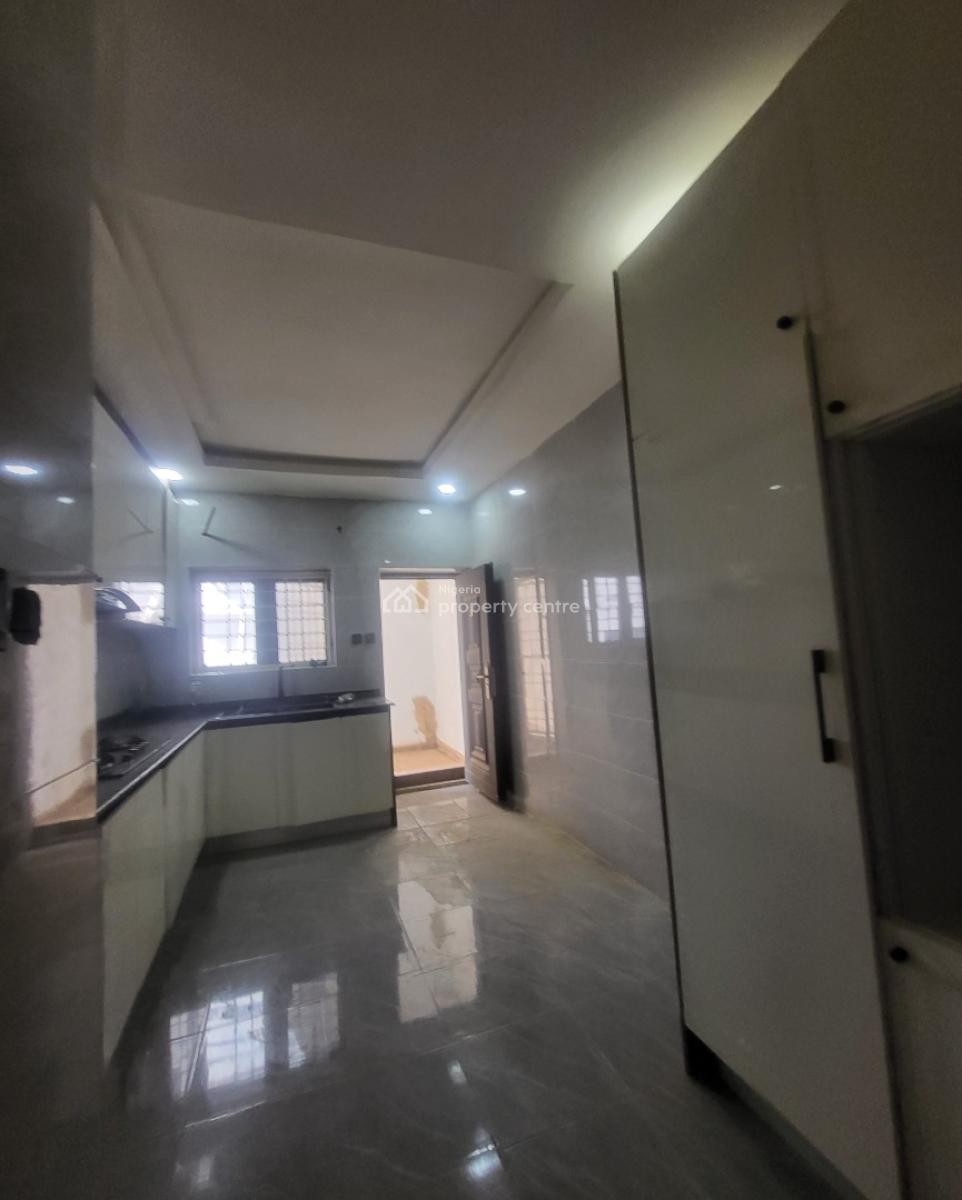 Luxurious Massive 3bedroom Flat with Bq, By Rita Hotel, Garki, Abuja, Flat / Apartment for Rent
