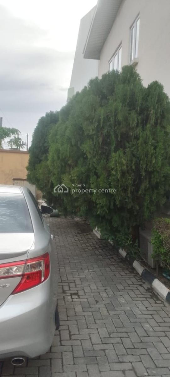 a Spacious Standard Self Contained Apartment, Chevron Drive North Point Estate, Lekki, Lagos, Self Contain (single Rooms) for Rent