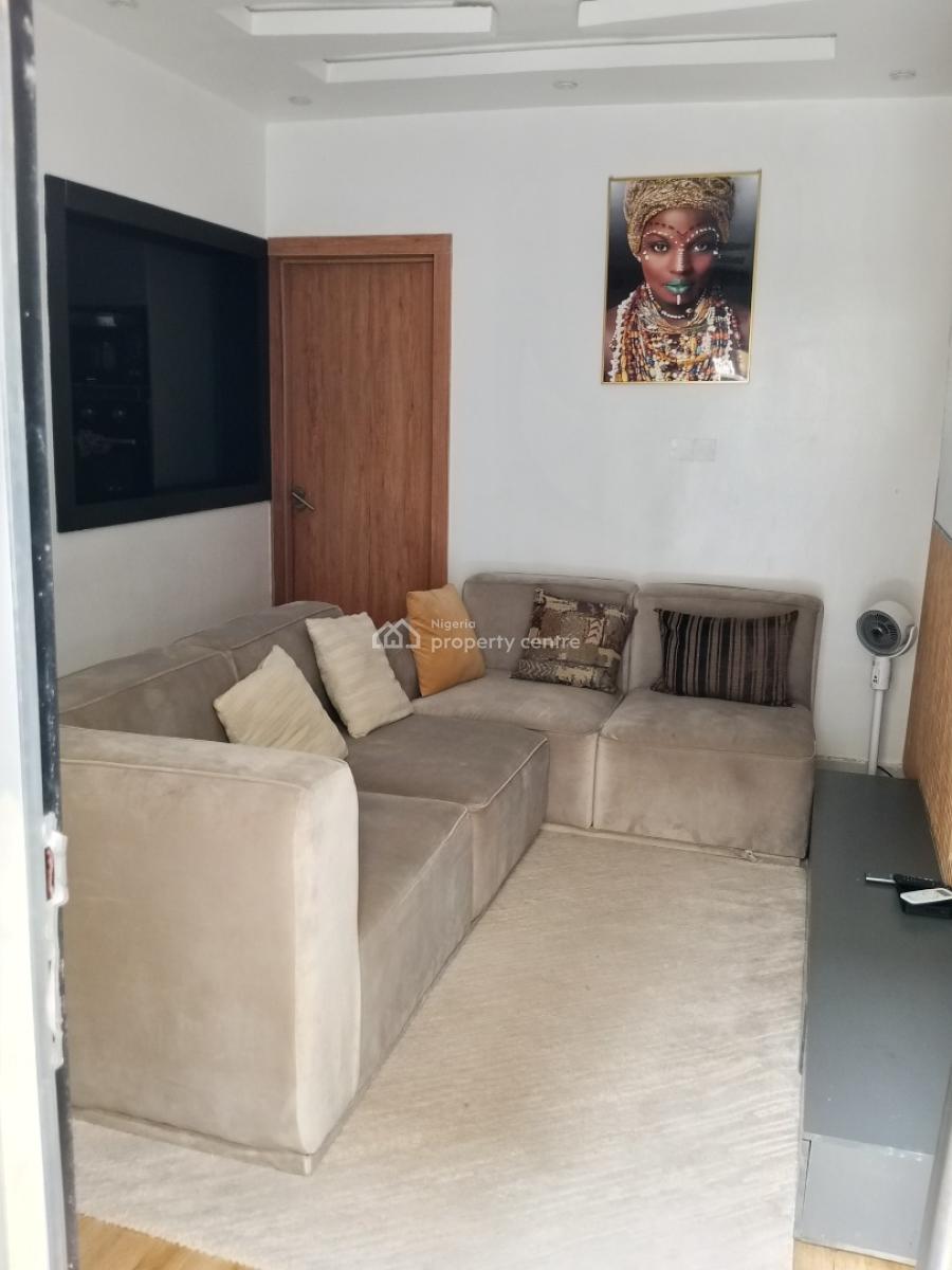 1 Bedroom Apartment, Before Chevron Round About, Lekki Phase 1, Lekki, Lagos, Flat / Apartment Short Let