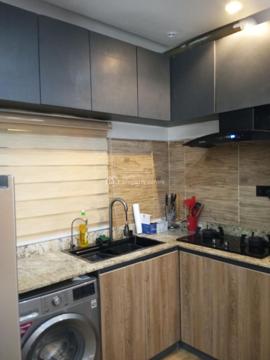 1 Bedroom Apartment, Before Chevron Round About, Lekki Phase 1, Lekki, Lagos, Flat / Apartment Short Let