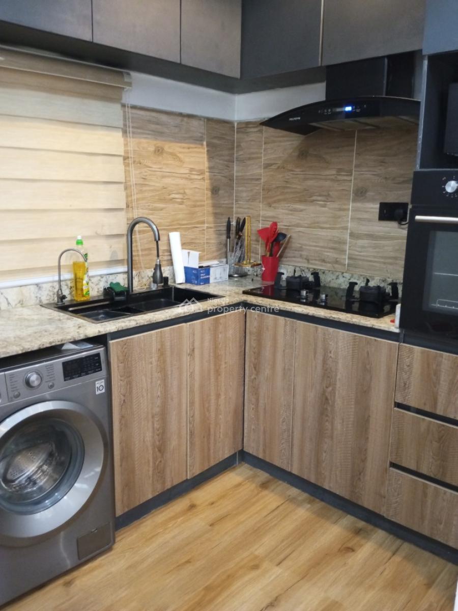 1 Bedroom Apartment, Before Chevron Round About, Lekki Phase 1, Lekki, Lagos, Flat / Apartment Short Let