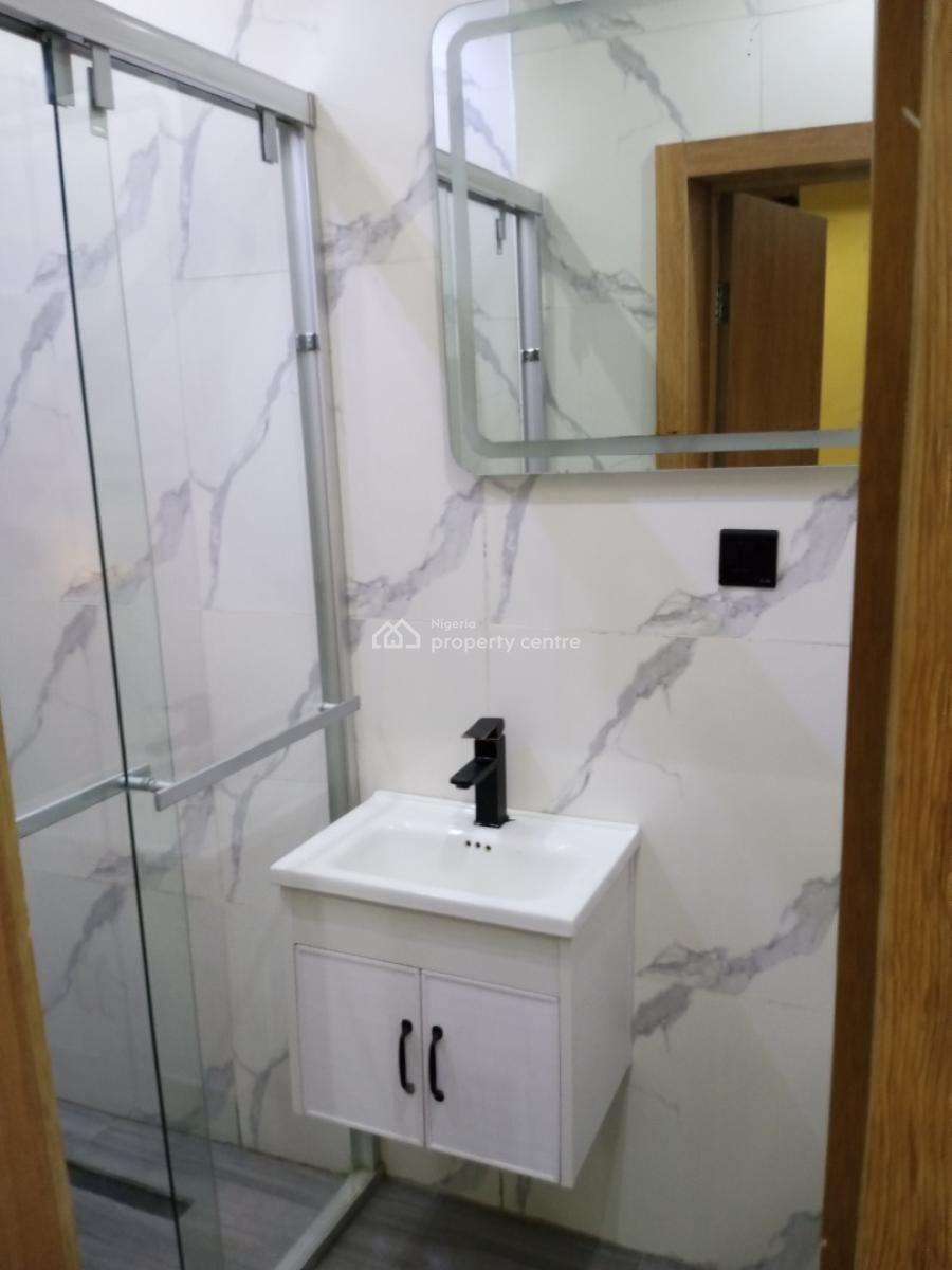 1 Bedroom Apartment, Before Chevron Round About, Lekki Phase 1, Lekki, Lagos, Flat / Apartment Short Let