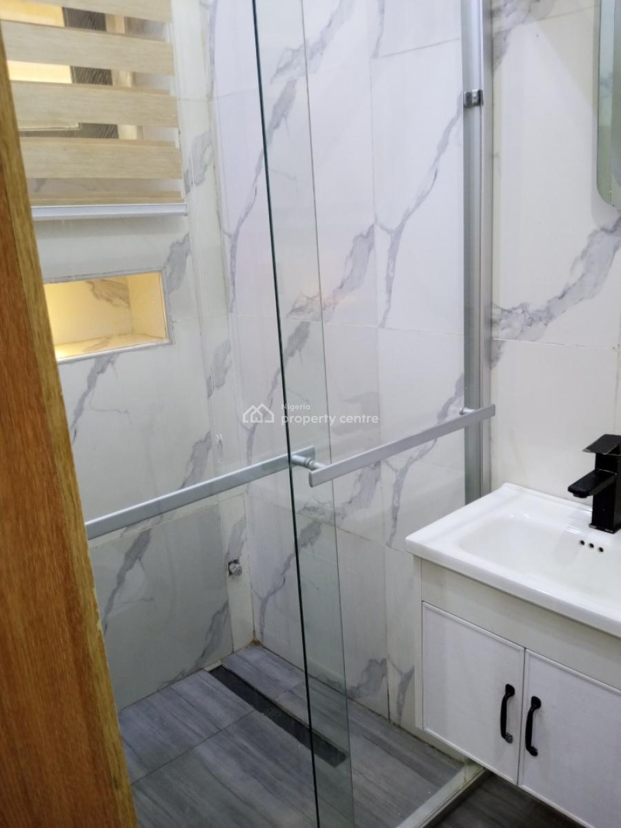 1 Bedroom Apartment, Before Chevron Round About, Lekki Phase 1, Lekki, Lagos, Flat / Apartment Short Let