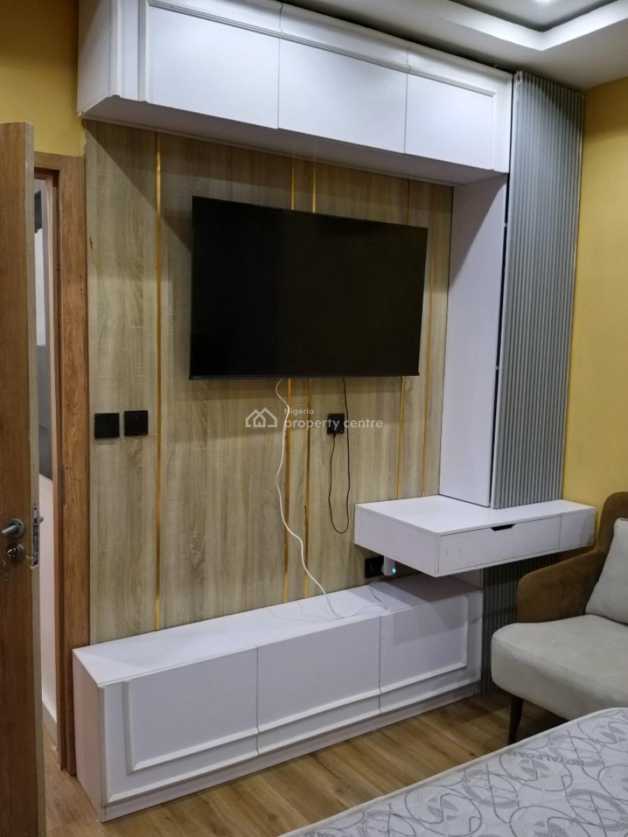 1 Bedroom Apartment, Before Chevron Round About, Lekki Phase 1, Lekki, Lagos, Flat / Apartment Short Let