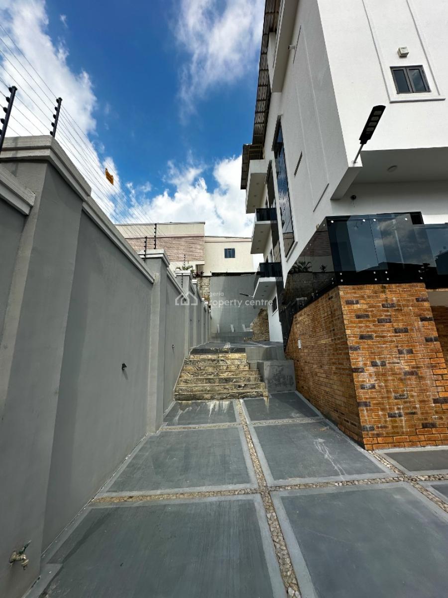 5 Bedroom End of Terrace Duplex with Bq, Guzape District, Abuja, Semi-detached Duplex for Sale