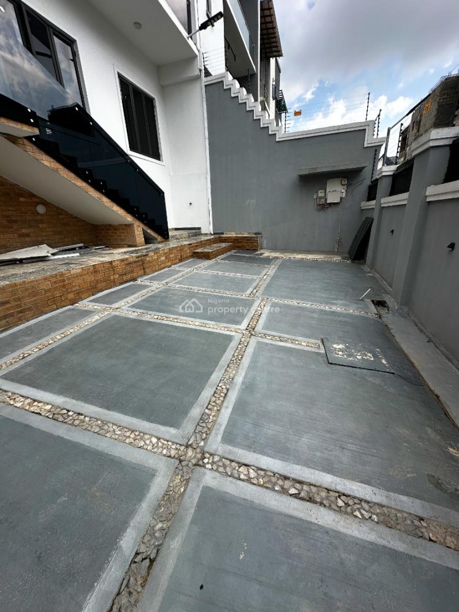 5 Bedroom End of Terrace Duplex with Bq, Guzape District, Abuja, Semi-detached Duplex for Sale