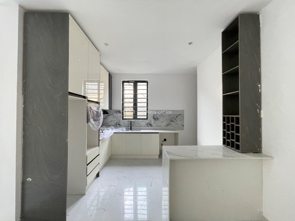 Newly Built 3 Bedroom Apartment, Freedom Way, Lekki Phase 1, Lekki, Lagos, Flat / Apartment for Sale