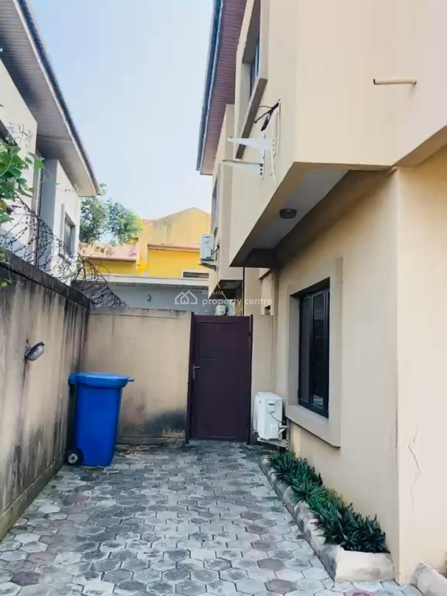 4 Bedrooms Fully Detached House with 1 Bq, Off Road 14, Lekki Phase 1, Lekki, Lagos, Detached Duplex for Sale