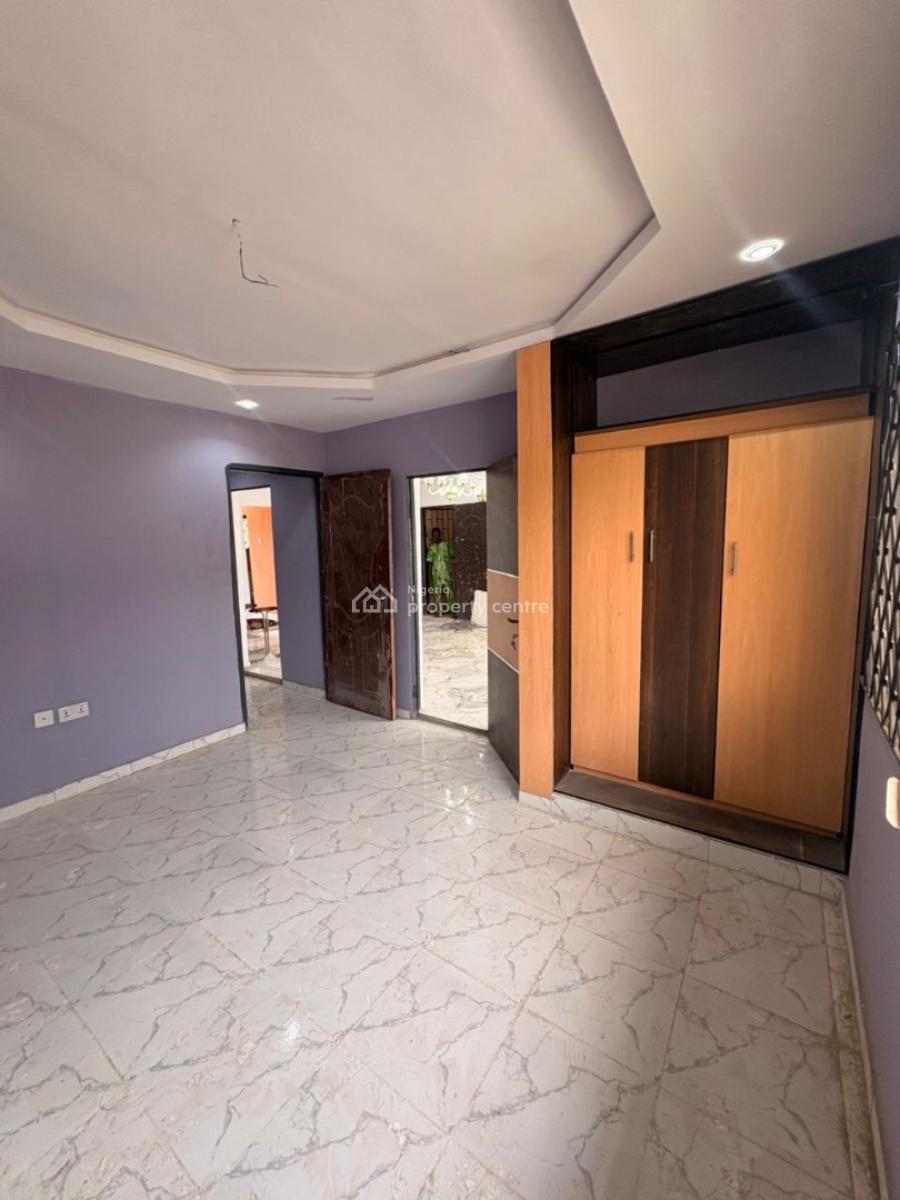 Luxury 2-bedroom En-suite Apartment with Balcony Close to The Airport, Mafoluku, Airport Road, Mafoluku, Oshodi, Lagos, Flat / Apartment for Rent