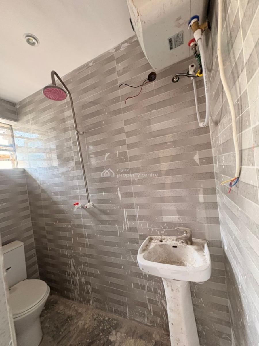 Luxury 2-bedroom En-suite Apartment with Balcony Close to The Airport, Mafoluku, Airport Road, Mafoluku, Oshodi, Lagos, Flat / Apartment for Rent