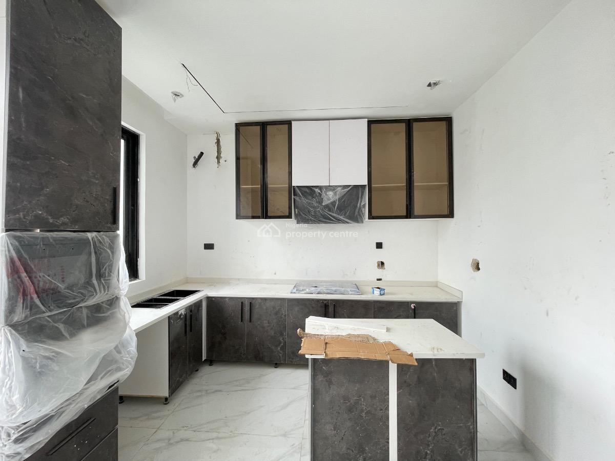 Contemporary 3 Bedroom Apartment, Freedom Way, Lekki Phase 1, Lekki, Lagos, Flat / Apartment for Sale