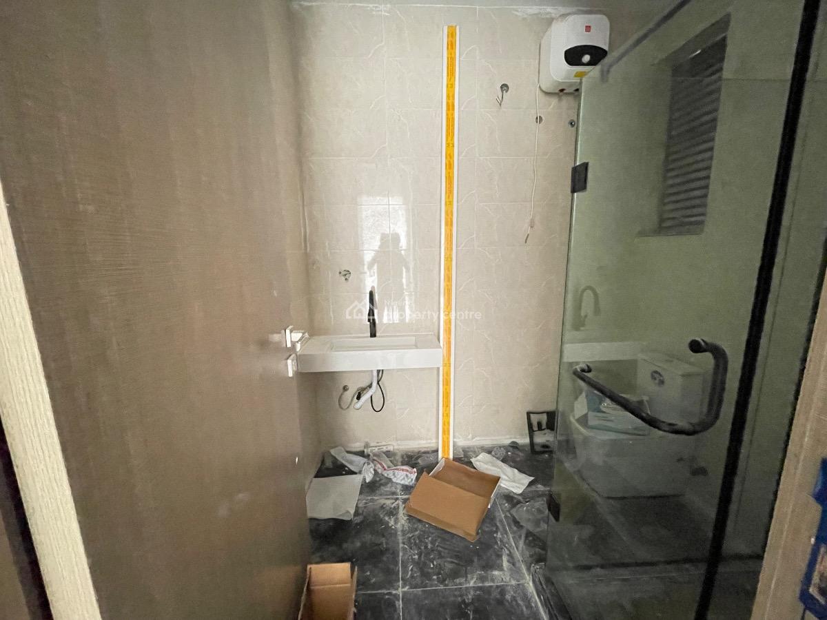 Contemporary 3 Bedroom Apartment, Freedom Way, Lekki Phase 1, Lekki, Lagos, Flat / Apartment for Sale