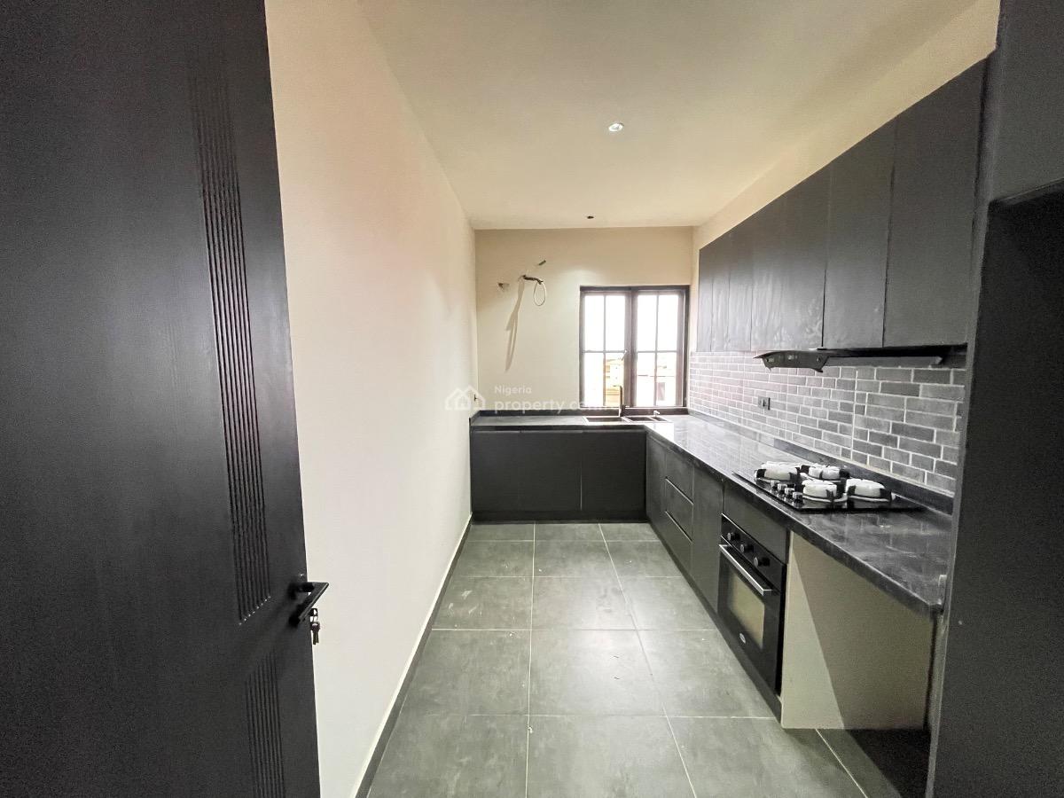 Exquisite 3 Bedroom Apartment, Freedom Way, Lekki Phase 1, Lekki, Lagos, Flat / Apartment for Sale