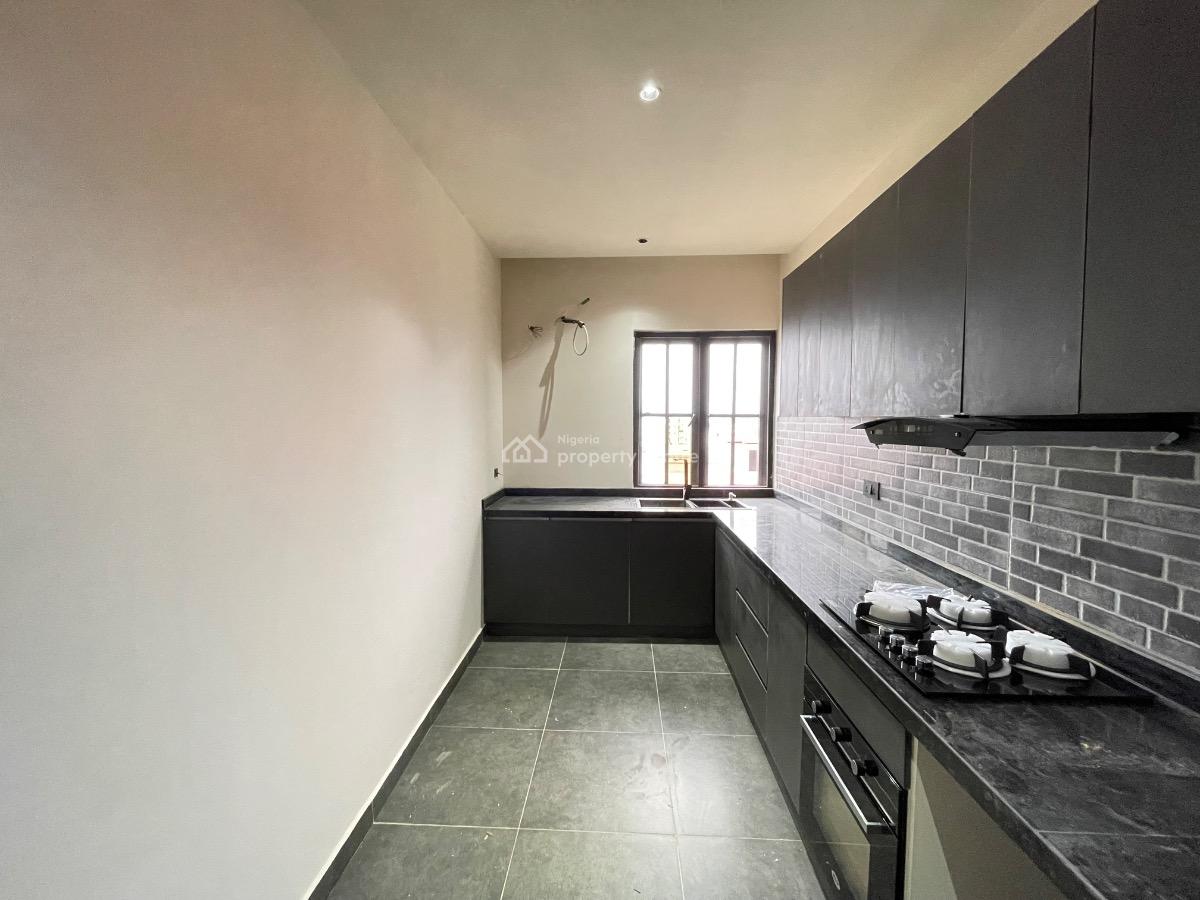 Exquisite 3 Bedroom Apartment, Freedom Way, Lekki Phase 1, Lekki, Lagos, Flat / Apartment for Sale