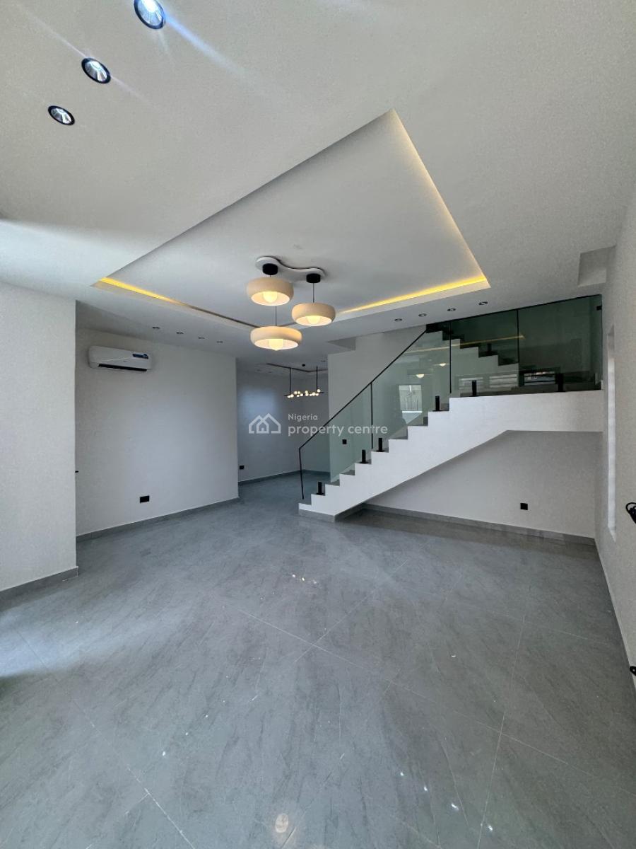 Spectacular Three (3) Bedroom Maisonette, Lekki Phase 1, Lekki, Lagos, House for Sale