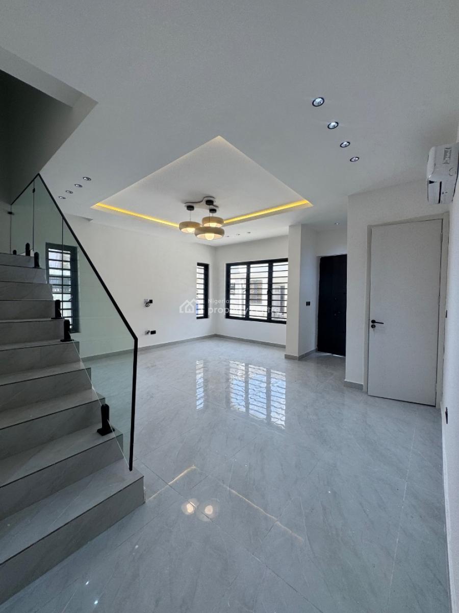 Spectacular Three (3) Bedroom Maisonette, Lekki Phase 1, Lekki, Lagos, House for Sale