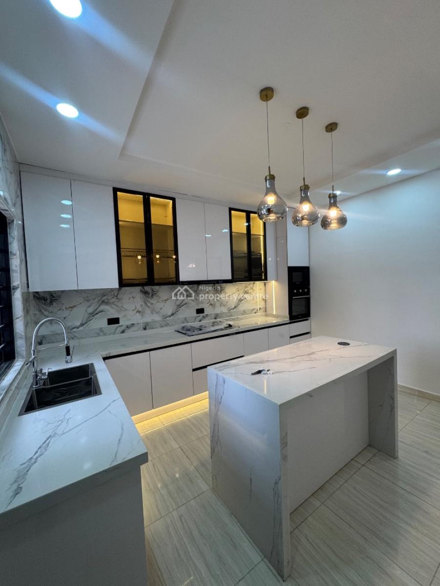 Spectacular Three (3) Bedroom Maisonette, Lekki Phase 1, Lekki, Lagos, House for Sale