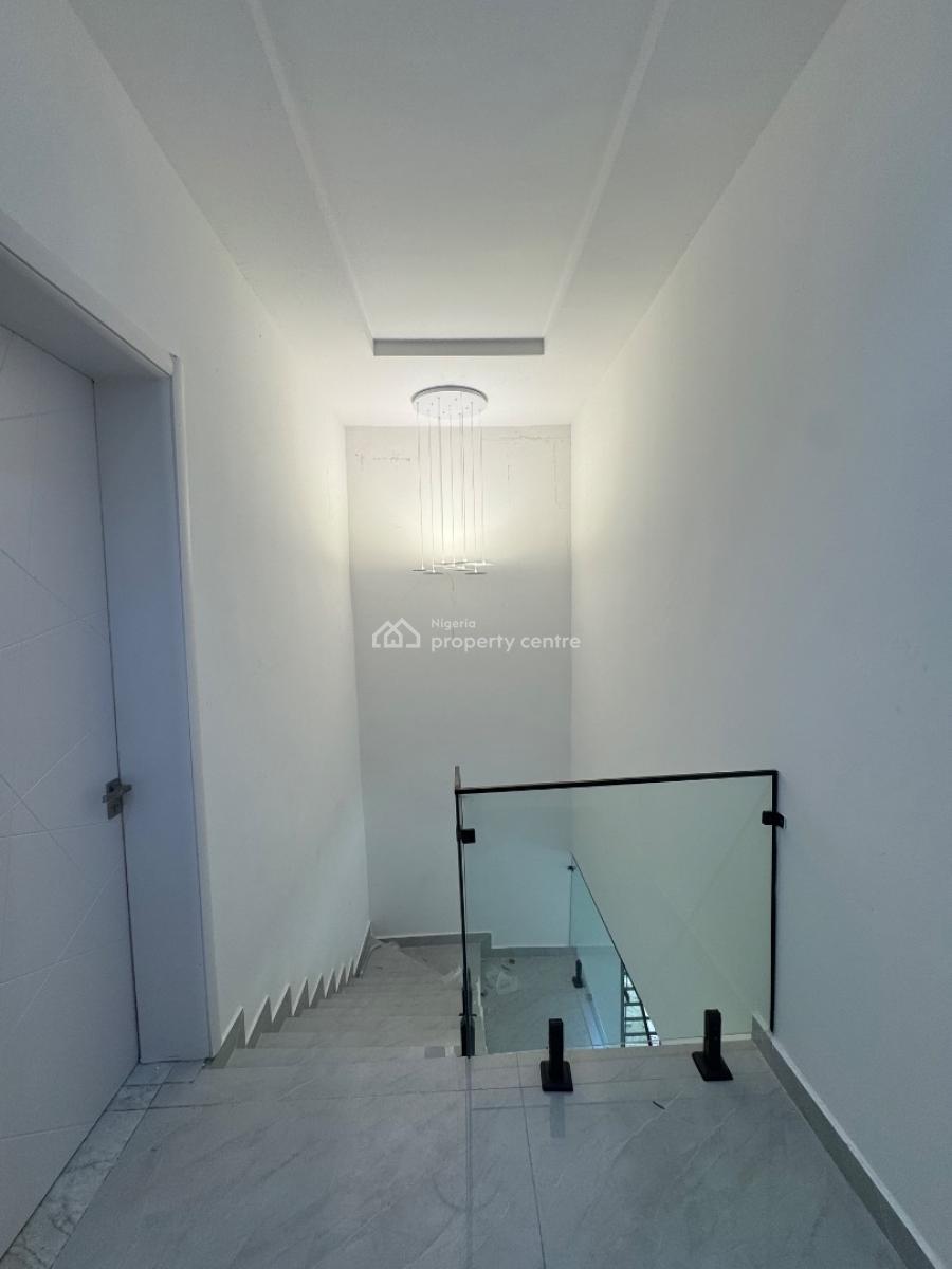 Spectacular Three (3) Bedroom Maisonette, Lekki Phase 1, Lekki, Lagos, House for Sale